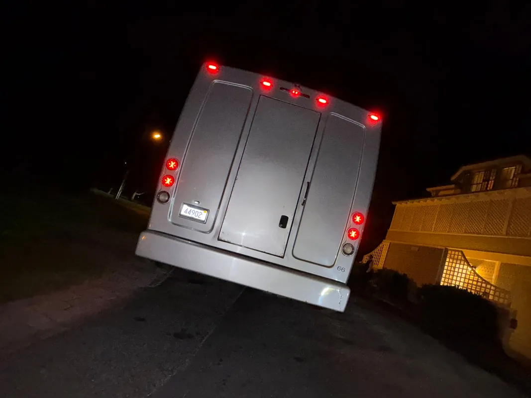 Freightliner Party Bus (silver): full view, pic 7 Freightliner Party Bus (silver): full view, pic 7